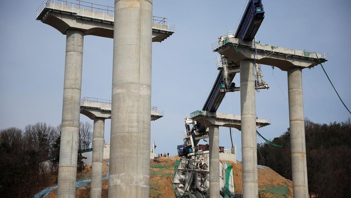 Jembatan Korsel Runtuh