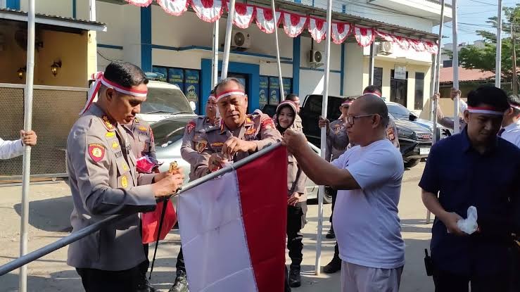 Polresta Gowa Kibarkan Bendera di Dataran Tinggi
