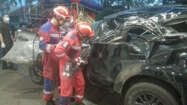 Tragedi Kecelakaan Tol Jagorawi Renggut 2 Nyawa