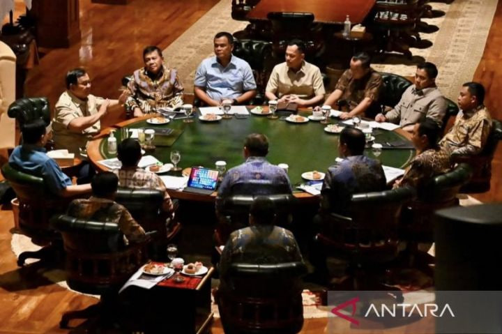 Prabowo Gelar Rapat Bahas Penanganan Karhutla